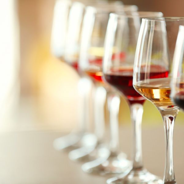 Píjte víno denně, ale v malém množství, radí prof. Milan Šamánek a doc. Zuzana Urbanová.